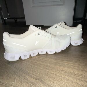OnCloud Women’s Running Sneakers